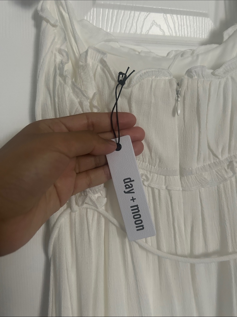 BOHO White Maxi Dress with Lace & Adjustable Tie Straps - Picture 4 of 4